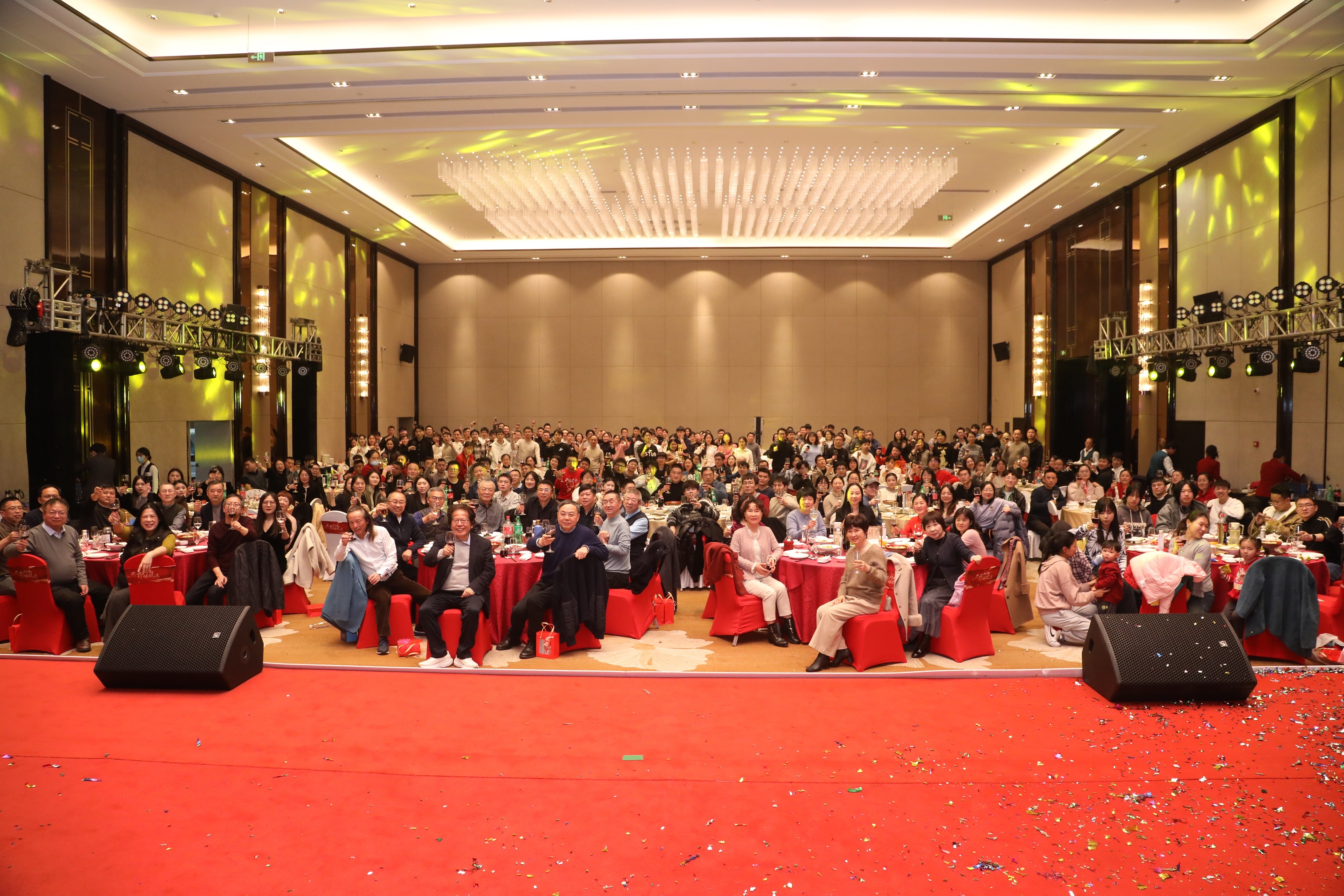 
                            芯之所向，行臻致遠(yuǎn)——2025年友旺新春年會圓滿成功